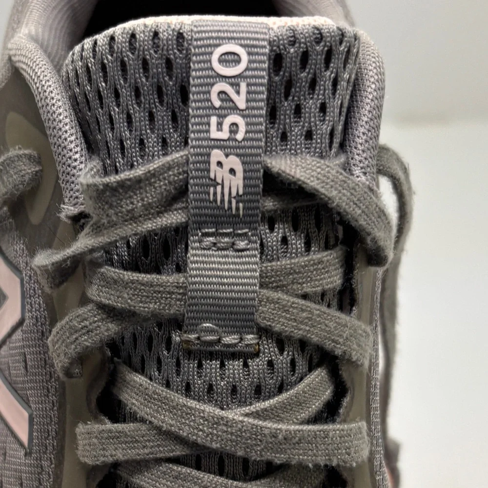 New Balance Fresh Foam 520 v8 Women’s Size 10 Gray Pink Running Shoes W520LM6 - Picture 13 of 14